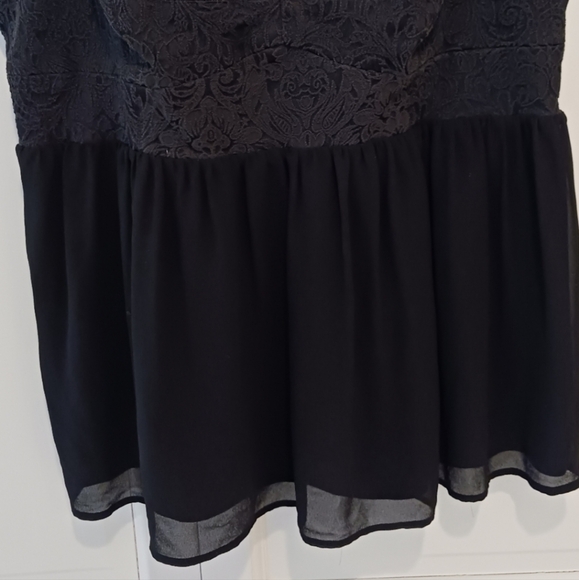 Torrid lace babydoll cami peplum top - Picture 4 of 9